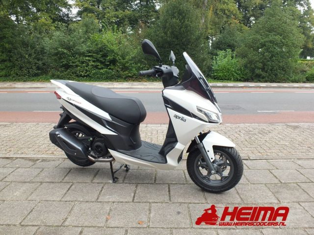 Aprilia SXR 50 — foto 3