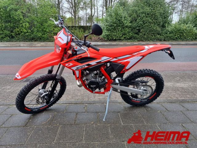 Beta Beta Enduro RR 2T 50 SPORT Rood — Heima Scooters Den Ham