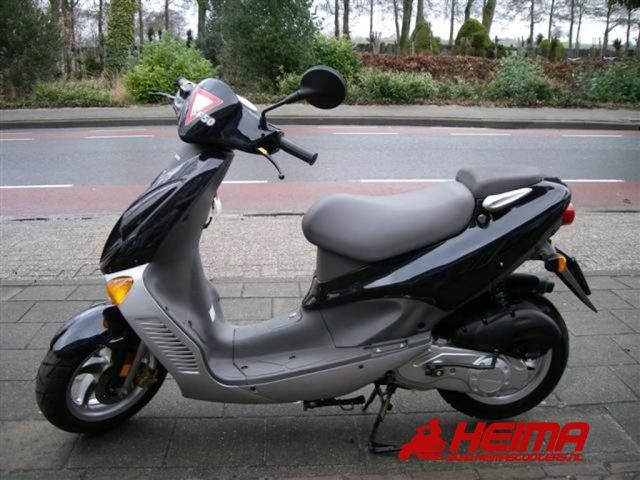 Hyosung SF Racing — Heima Scooters Den Ham