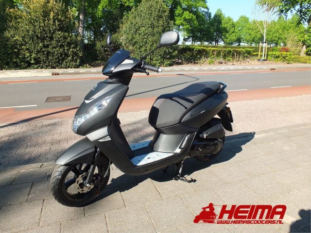 Peugeot Kisbee 25 KM — Heima Scooters Den Ham
