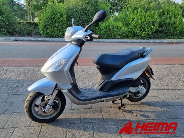 Piaggio FLY 50 4T — Heima Scooters Den Ham
