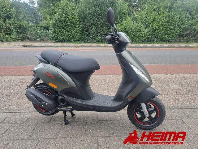 Piaggio ZIP 50 4T — foto 3