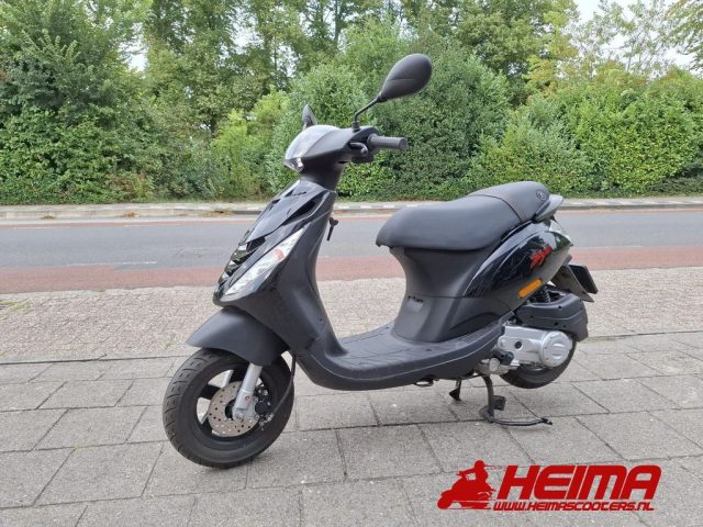 Piaggio ZIP 50 4T — Heima Scooters Den Ham
