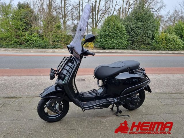 Vespa Sprint 50 4T I-get — Heima Scooters Den Ham