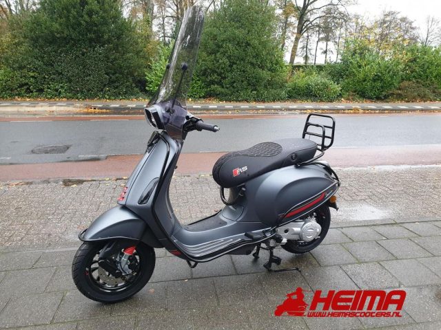 Vespa Sprint S 50 4T I-get — Heima Scooters Den Ham