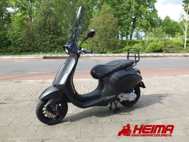Vespa Sprint Sport Notte — Heima Scooters Den Ham
